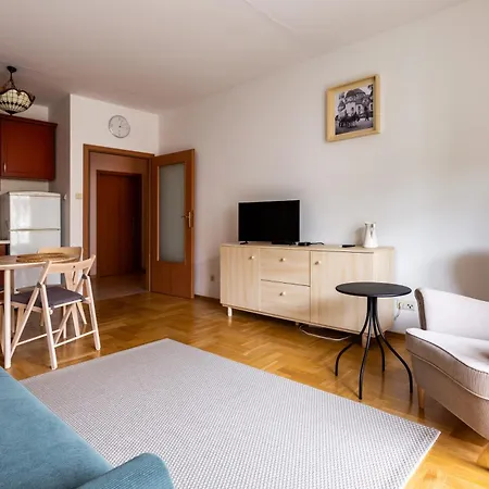 Centre By Bookinghost Apartment *