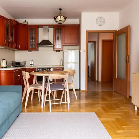 Centre By Bookinghost Apartment *