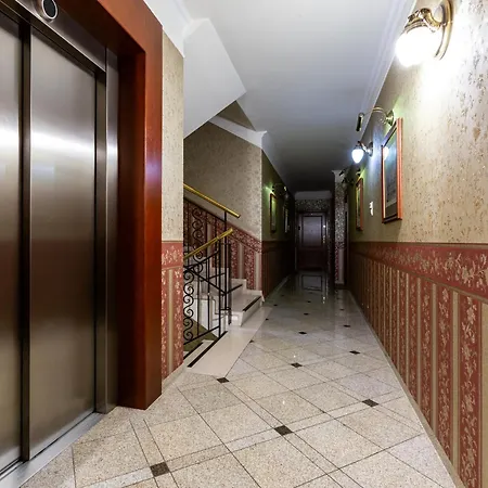 Apartment Centre By Bookinghost