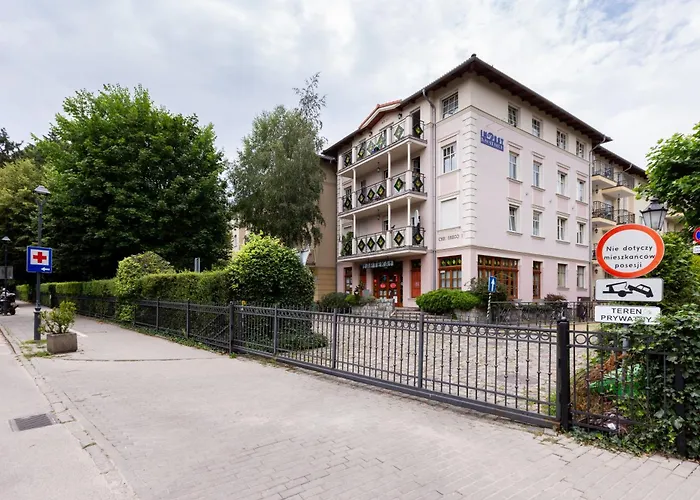 Centre By Bookinghost ソポト