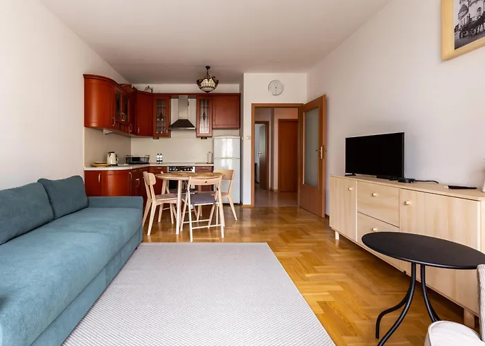 アパート Centre By Bookinghost